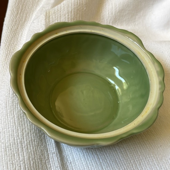 VTG Porcelain Ceramic Cabbage or Lettuce Ware Covered Bowl - Picture 3 of 9